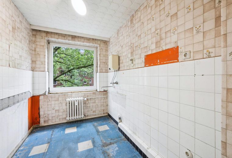 Appartement lumineux de 3 pièces avec beaucoup de potentiel – Wohnküche