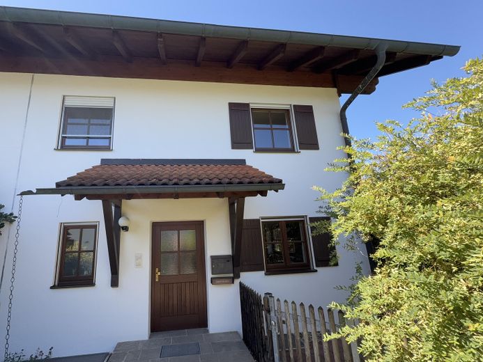 Casa pareada ideal para familias, sin comisión y de particular – Hauseingang
