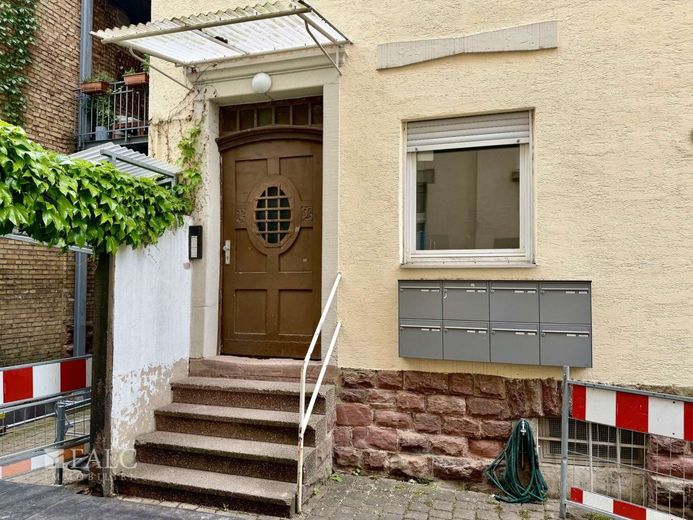 Lichtdurchflutete Altbauwohnung mit Terrasse in einer der begehrtesten Lagen Heidelbergs – Außenansicht Eingang