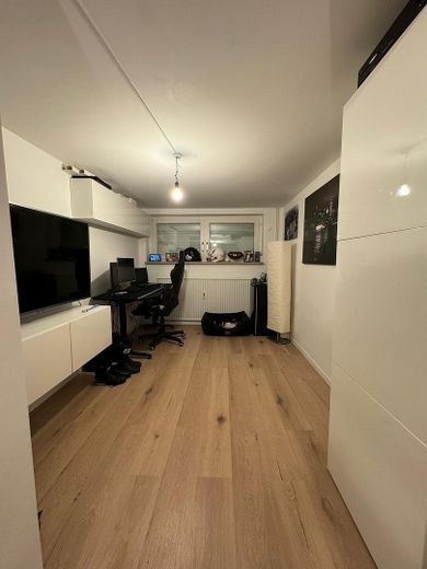 Zimmer 2 - möbliert