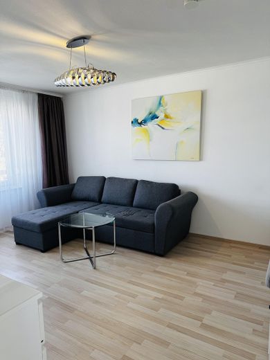 Affascinante appartamento ammobiliato di 2,5 locali a Monaco-Hadern - luminoso e tranquillo – Wohnzimmer