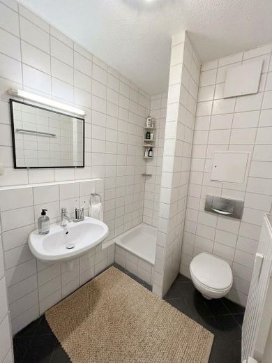 Primera ocupación tras la renovación: apartamento de 1 habitación con balcón en el centro – Foto 3