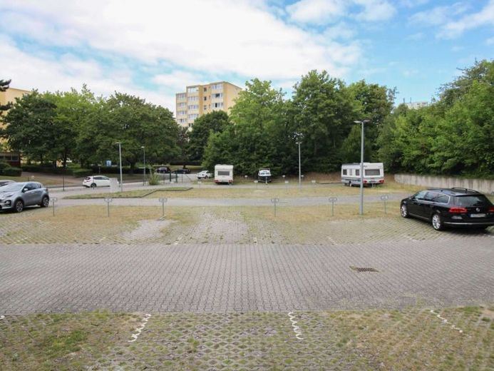 64 posti auto scoperti da affittare o da utilizzare personalmente – Foto 1