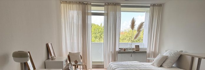 Möblierte 1-Zimmer-Wohnung mit großem Balkon und Blick ins Grüne in Liederbach