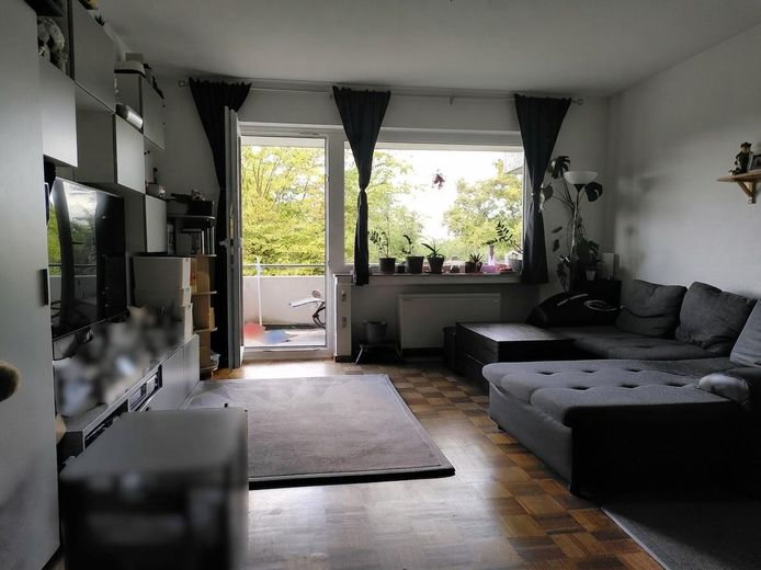 Sehr gute Infrastruktur und Lage | inkl. Küche | mit Garten und Balkon | S-Bahn 2 Gehminuten – Wohnzimmer aktuell