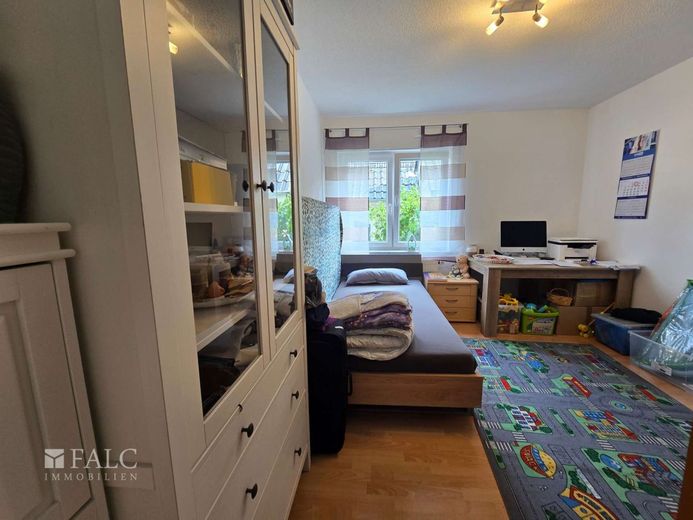 Ein großes Haus im Blumen Viertel in Nümbrecht – Schlafzimmer 1