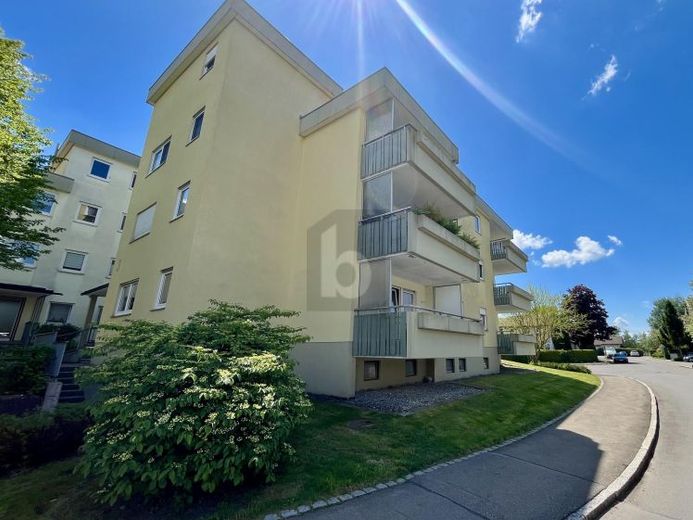 RUHIG, ZENTRAL, GEMÜTLICH MIT LIFT – Foto 1
