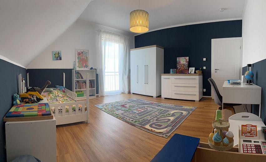 Modernes freistehendes Einfamilienhaus mit viel Platz & großem Garten | Baujahr 2021 – Kinderzi. 2 Bild 1/2