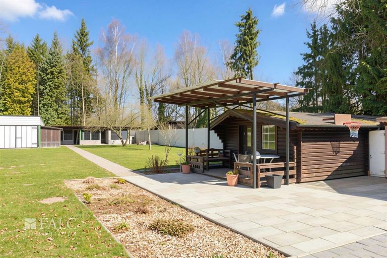 Maximale Privatsphäre auf 2.649 m² - Ihr Rückzugsort am Feldrand in Hamm-Westtünnen – Garten - (KI generiert)