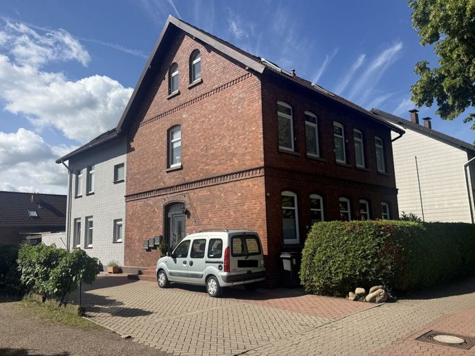 Wohnen mit Charakter - großzügige Altbauwohnung mit Balkon und Carport in Minden - Süd – Titelbild