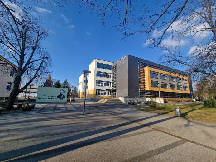 Erstbezug in Zepernick – Provisionsfreie KfW-40-EE Stadtvilla auf über 1.000 m² Grundstück – Umgebung Gesamtschule Zepernic