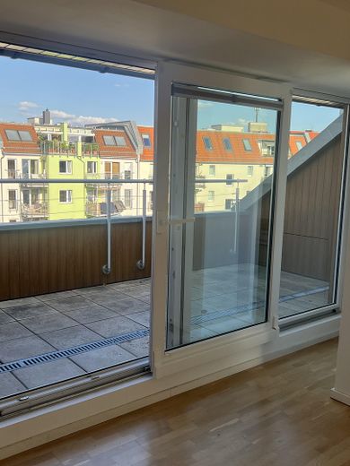 5-Zimmer-Wohnung mit schöner Dachterrasse Nähe Prenzlauer Berg – Blick auf die Dachterrasse