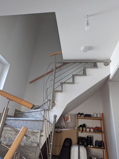 Einfamilienhaus nähe Saturnarena – OG Treppe