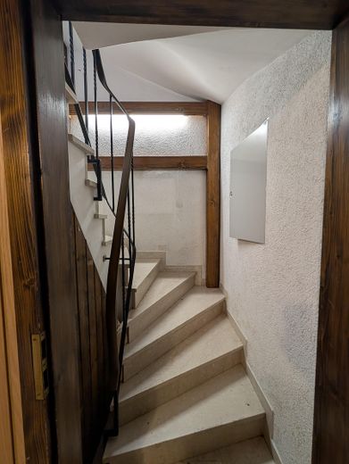 Centraal in Goldbach met veel ruimte voor het hele gezin – Treppenhaus Keller