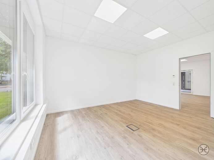 Bürofläche in Frequenzlage von Kreyenbrück // Erstbezug // Kreyenbrück // Oldenburg – Eden-Ehbrecht-Immobilien_Gewerbe_Bürofläche_Vermietung_023