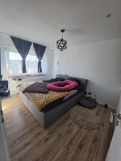 Gepflegte 3-Zimmer Wohnung mit Balkon in Hockenheim – Schlafzimmer 