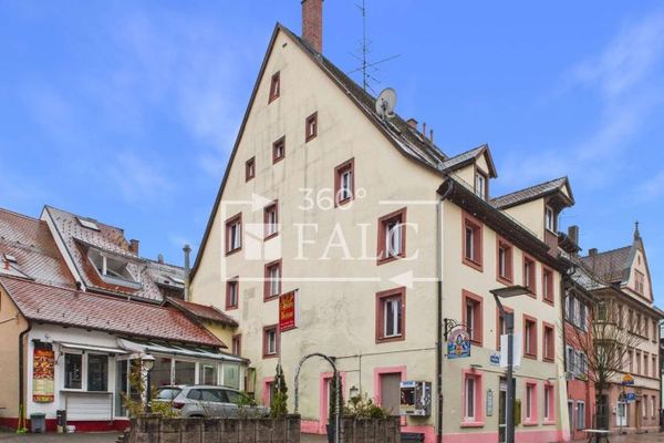 Renditestark! Mehrfamilienhaus / zwei Gewerbeeinheiten (Restaurant & Imbiss) im Herzen der Villinger Altstadt