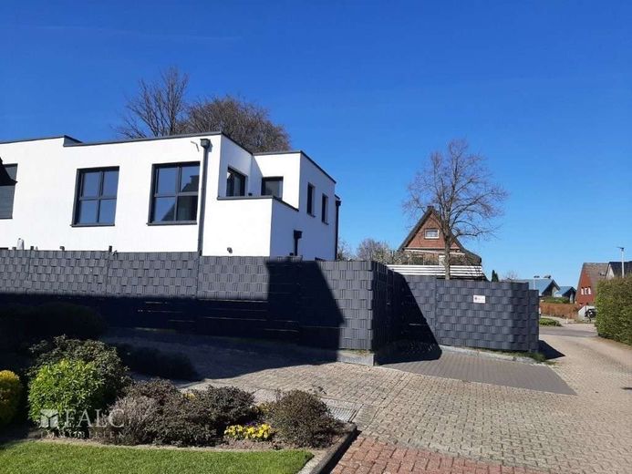 Einziehen &amp; wohlfühlen: Moderne Wohnung mit Balkon und energetischen Bestwerten (A+) – Außen