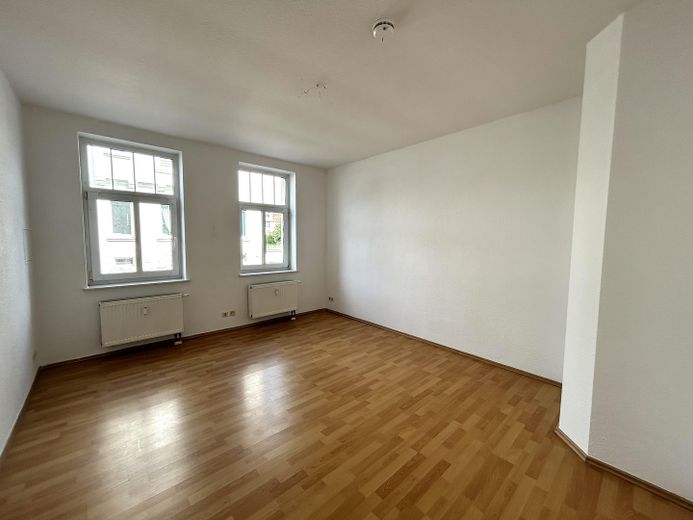 ***Amplio piso de 3 habitaciones en planta baja con baño moderno en Hohenstein*** – Schlafzimmer