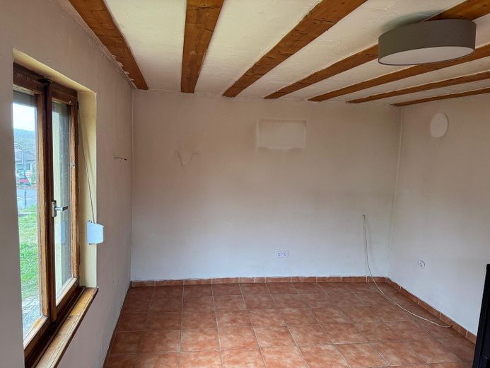 Einfamilienwohnhaus freistehend in 56244 Hartenfels - renovierungsbedürftig – Wohnraum Erdgeschoss
