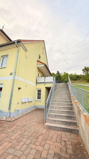 Treppe Parkplatz zum Eingang