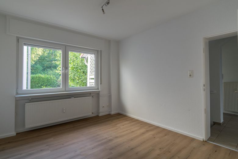Großzügiges Familienhaus mit Garten in Dreieich Sprendlingen, Grenze Buchschlag – Weiteres Zimmer im EG