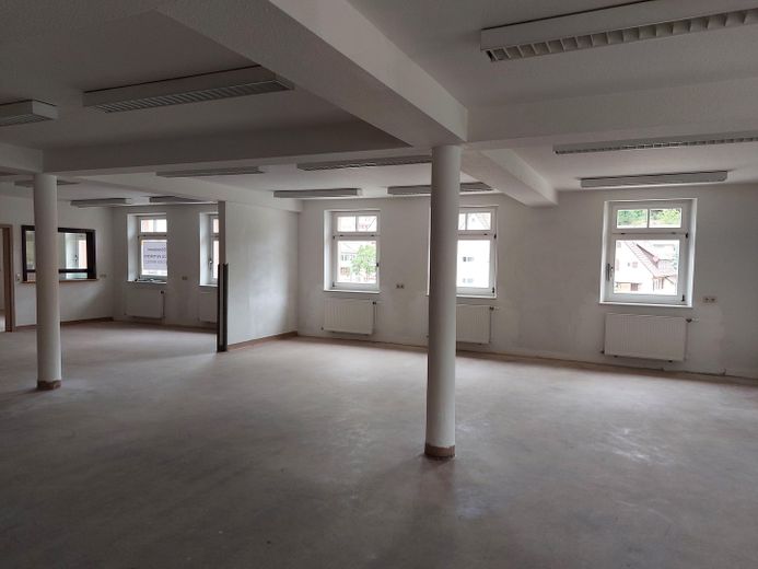 Büro/Gewerbe, Kanzlei, Praxis, Schulung, Handwerker, Handel im Zentrum von Altensteig – OG 2