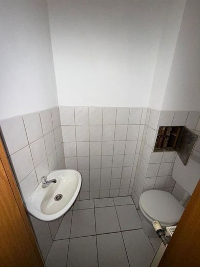 Gemütliche 3,5-Zimmer mit Laminat, SP, Wanne und Dusche in guter Lage! – PHOTO-2025-11-14-12-40-44_3