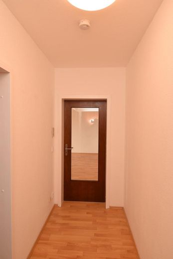 Helle 3-Zimmer Wohnung 70 m2 München Unterhaching mit Balkon Erstbezug nach Vollrenovierung – Flur