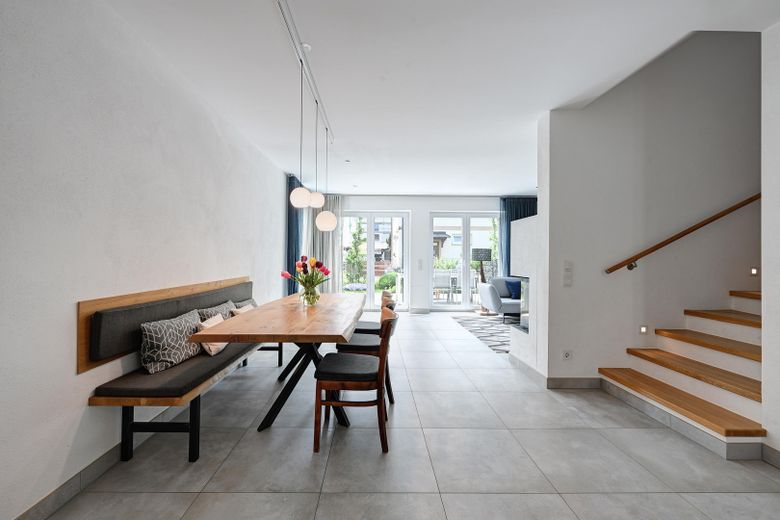 Neuwertige Doppelhaushälfte mit exklusiver Ausstattung, PV-Anlage und sonnigem Südwestgarten – Foto 7