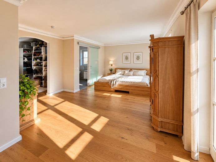 Affascinante casa unifamiliare con ampio giardino, piscina e sauna a Siegsdorf – OG - SZ mit Bad + Ankleide 