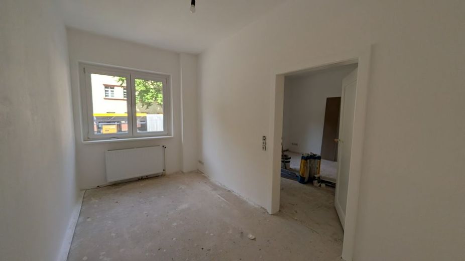 IN SANIERUNG  + WAHREN + 3 RAUM WOHNUNG + HOCHPARTERRE + BALKON – Kinderzimmer in Sanierung