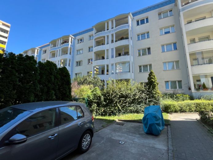 Seltene Gelegenheit: Traumwohnung mit eigenem Garten in Biesdorf – Foto 1