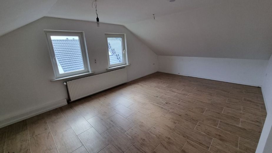1-Familienwohnhaus in ruhiger Wohnlage – Zimmer DG. - www.immobilien-heise.de