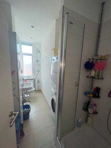 Mieszkanie 3-pokojowe z zabudowaną kuchnią w stylowej kamienicy *** Balkon od strony południowo-zachodniej od 2027 roku – Tageslichtbad
