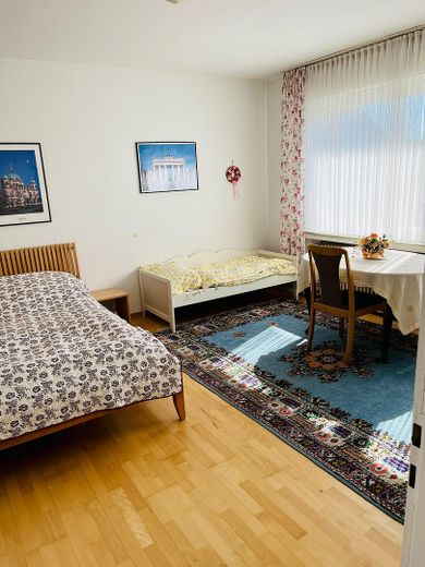 Casa con potencial para dos unidades residenciales en Colonia Flittard – Zimmer 1, Obergeschoss