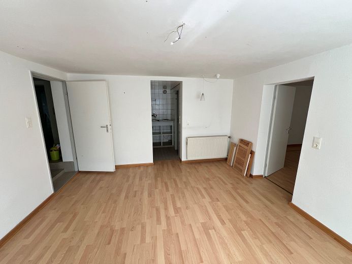 PROVISIONSFREI: Charmantes EFH in zentraler, ruhiger Anliegerstraße – Wohnzimmer Souterrain