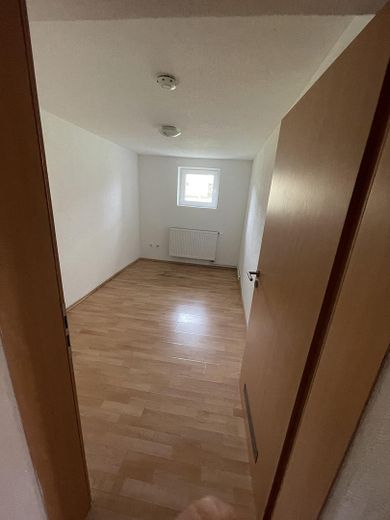 Wunderschöne UG 3-Zimmer-Wohnung im Herzen Villingen-Schwenningens – Schlafzimmer 