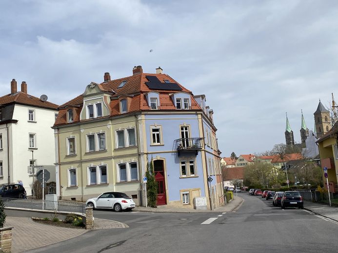 समय-सीमित — बामबर्ग के केंद्र में स्टाइलिश सुसज्जित अपार्टमेंट – Haus von außen