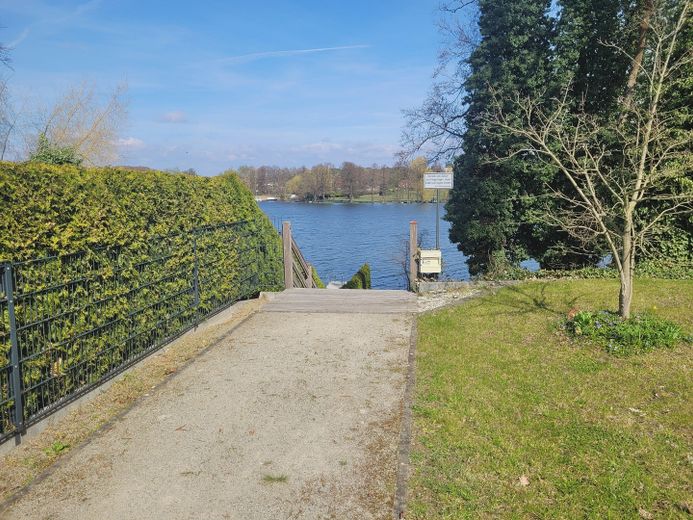 kurzer Weg zum See