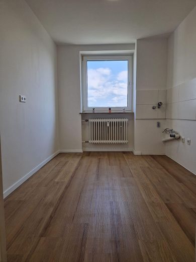 PROVISIONSFREI | Frisch renovierte 2-Zimmer-Wohnung | FREI – Küche