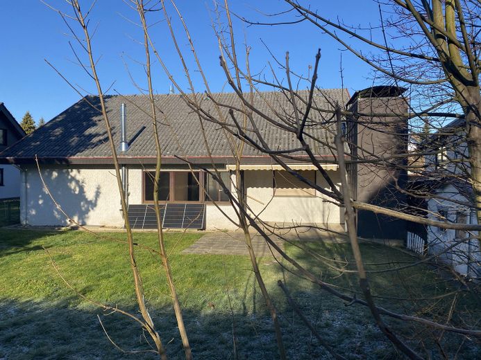 Ansicht Südseite mit Garten