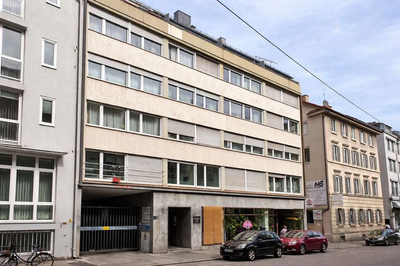 Provisionfrei: Bezugsfreie, helle 2-Zimmer-Wohnung mit Aufzug in begehrter Lage Stuttgart-West – Fassade