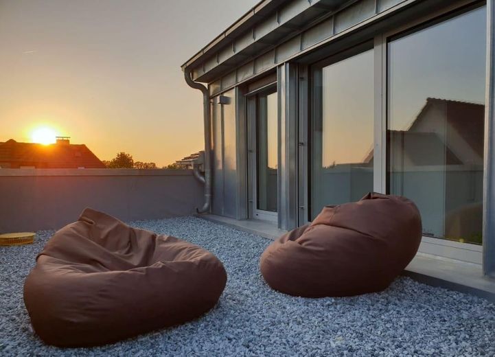 Villa urbana con estilo, tecnología moderna y confort exclusivo – Dachterasse