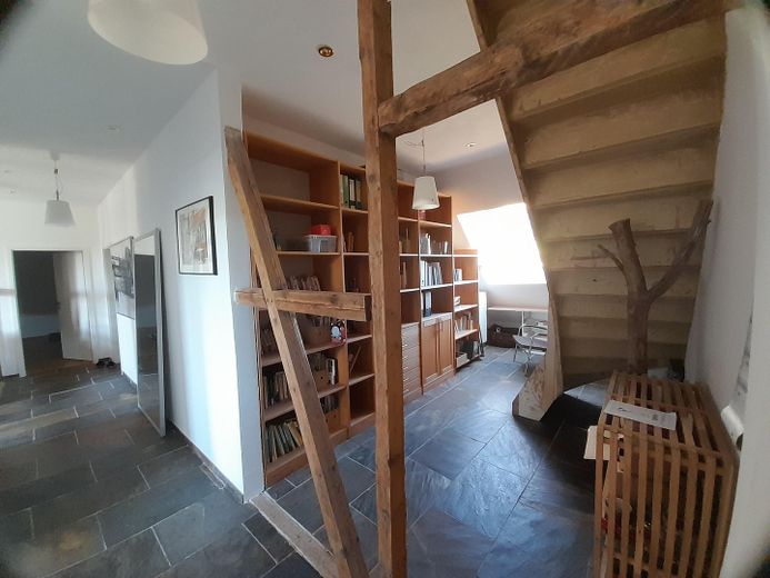 Flur,Treppe z. Spitzboden