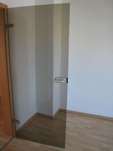 Große 2-Zimmer mit Laminat, Wannenbad, Stellplatz und Balkon in ruhiger Lage! EBK mgl. – IMG_8717