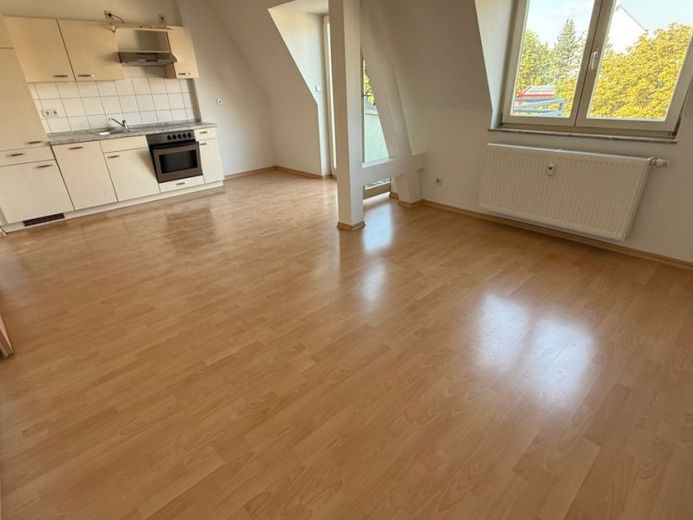 DG- Balkon - Laminat - offene Küche mit EBK !! – Foto 1