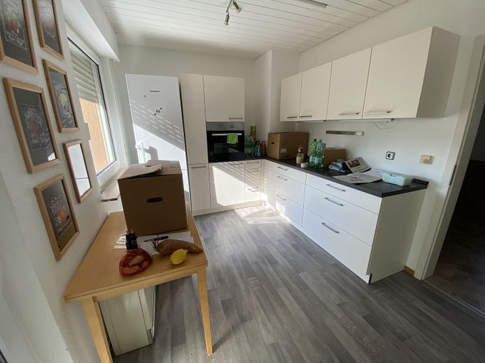Schöne 3 Zimmer Wohnung – Küche