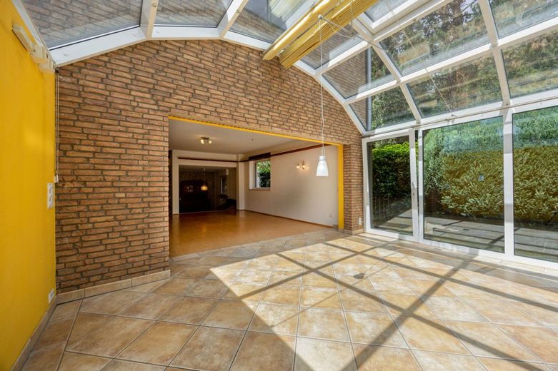 Königsdorf:  DHH mit 146 m², Wintergarten, Keller, Garage &amp; Traumgarten / Dach &amp; Fenster saniert! – Beheizter Wintergarten mit Gartenblick