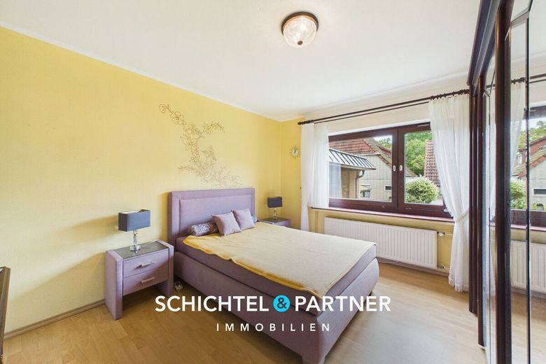 Zentrum-Achim | Freistehendes Ein- Zweifamilienhaus mit Garten – S&amp;P | Schlafzimmer